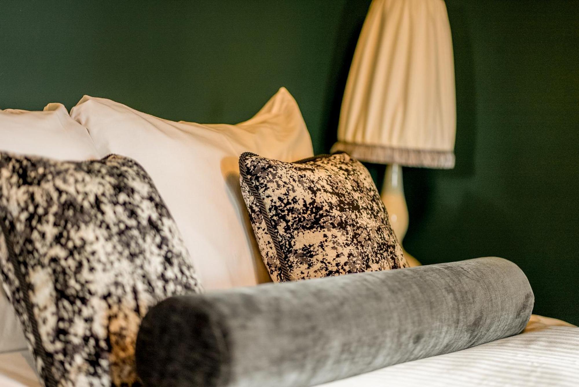 Hunton Park Hotel Kings Langley Exteriör bild