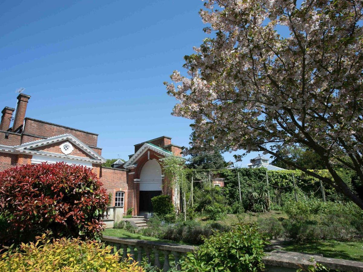 Hunton Park Hotel Kings Langley Exteriör bild